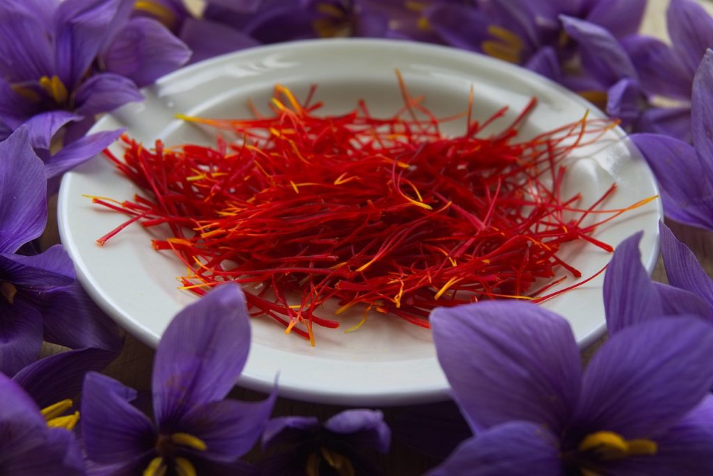 Saffron Spice: Its Origin, Benefits, and Uses